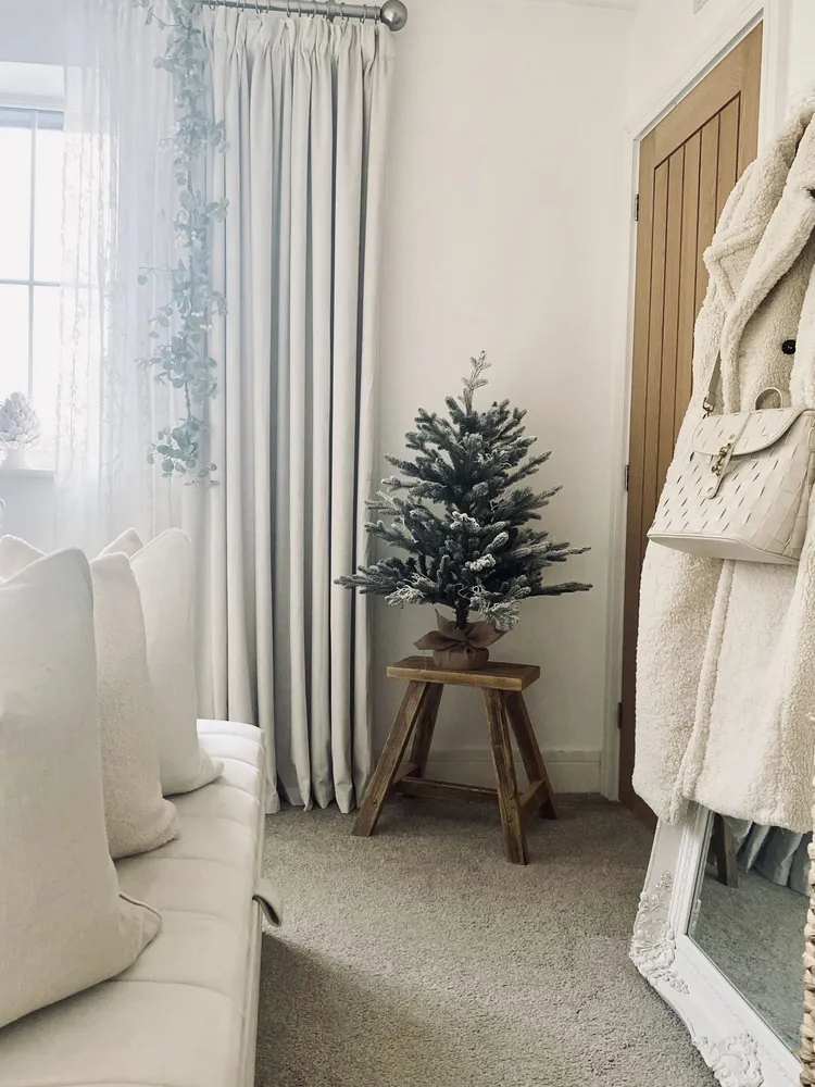 Pneu de Inverno Árvore de Natal com efeito de neve 90 cm RINGROSE