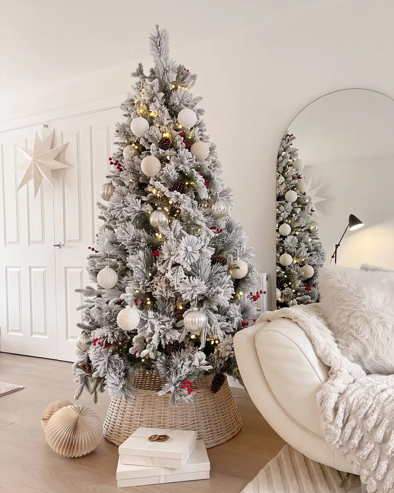 Árvore de natal com efeito de neve 180 cm MASALA com Borracha Resistente