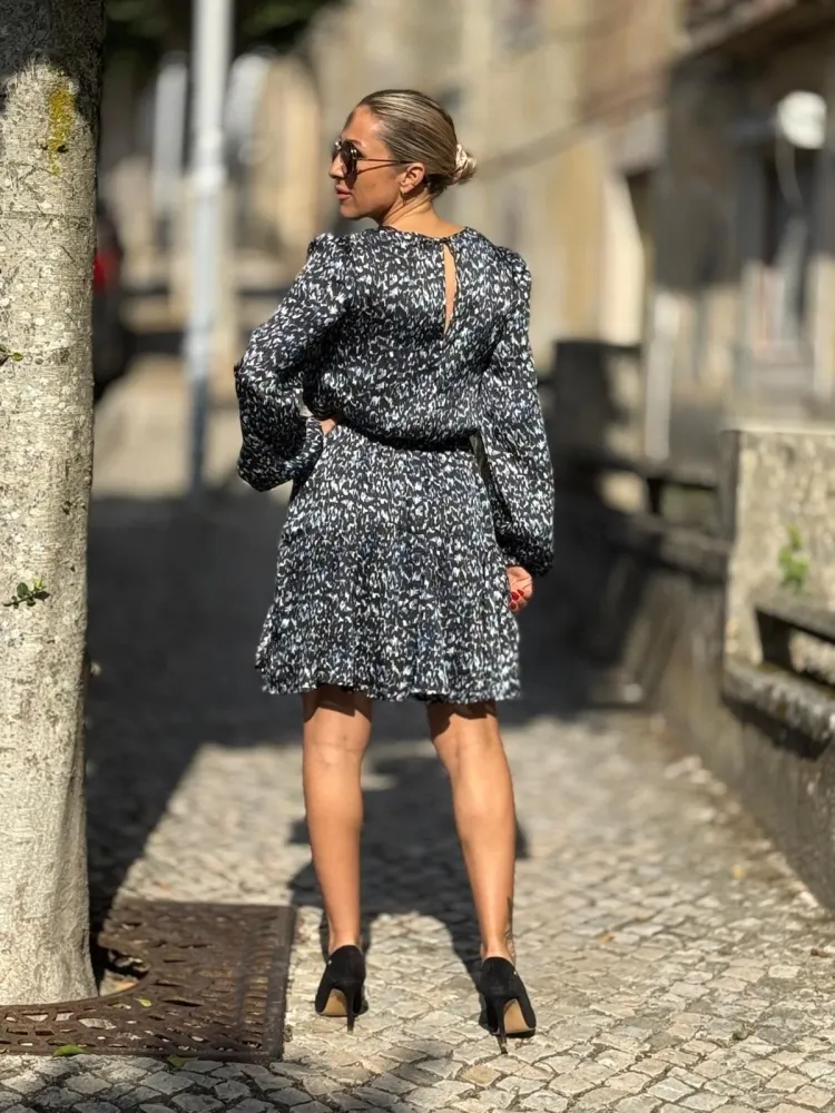 Vestido pequeno da Linha Performance