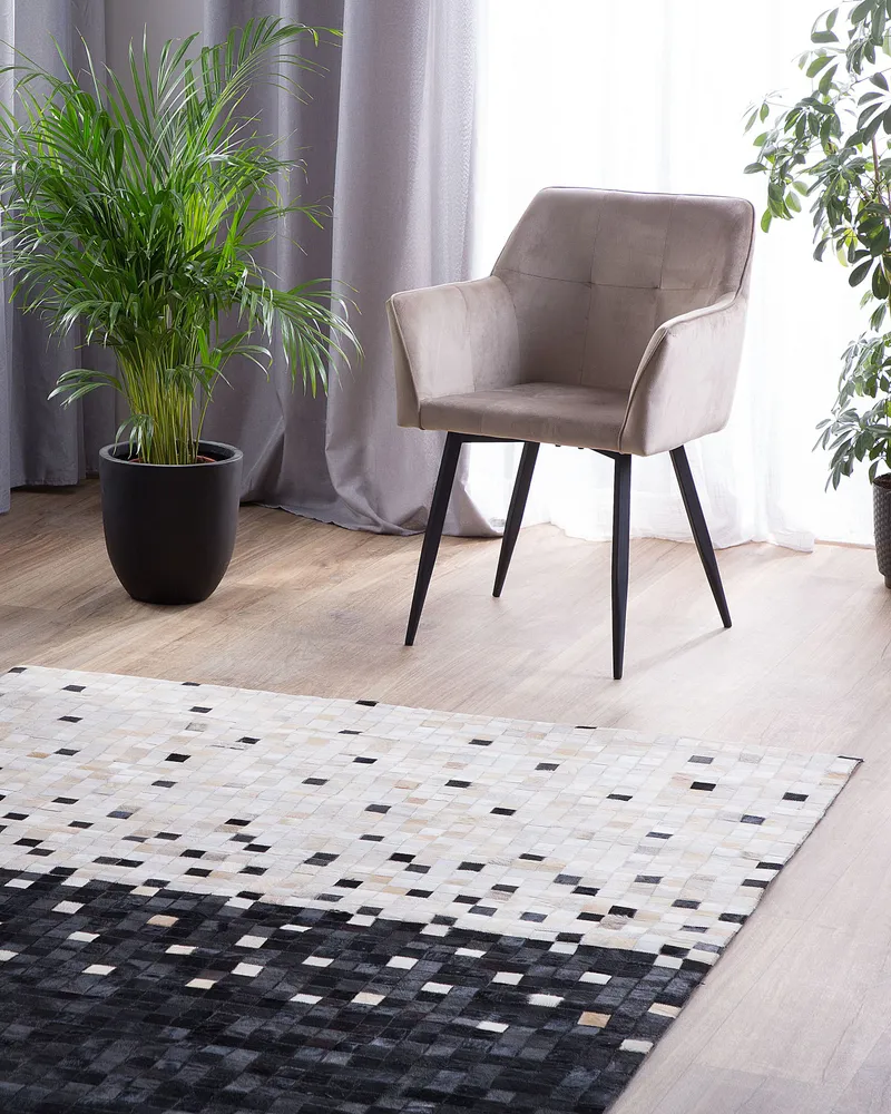 Cowhide Area Rug 160 x 230 cm Black and Tom neutro ERFELEK