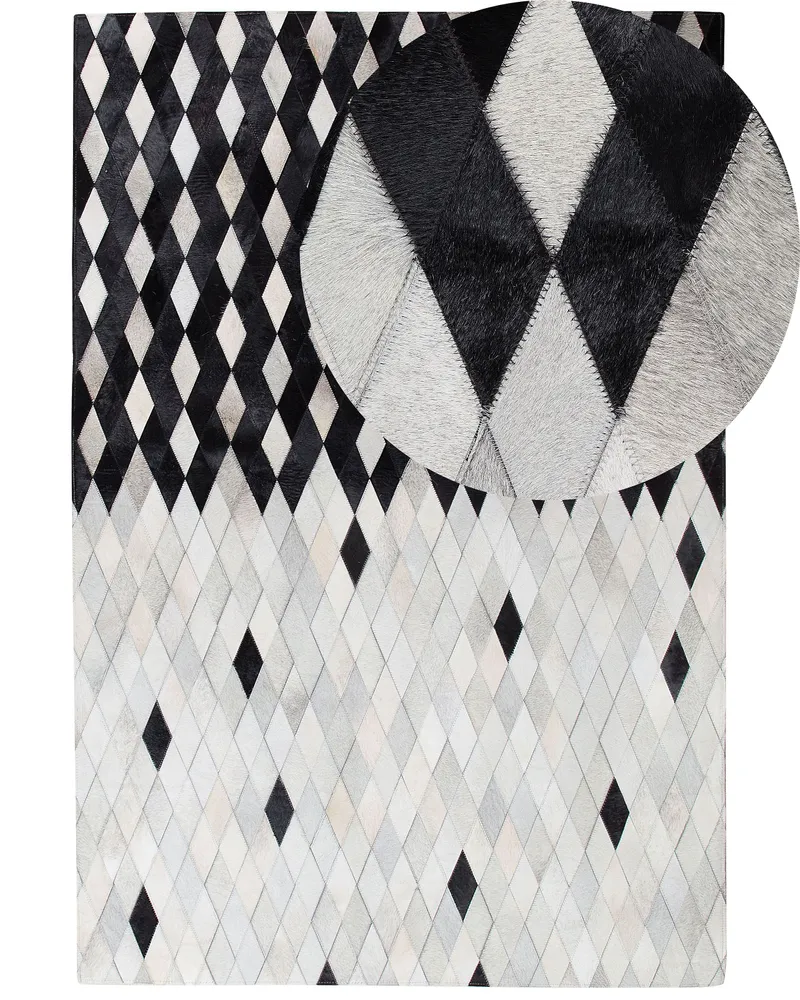 Cowhide Area Rug 160 x 230 cm Black and Pérola MALDAN