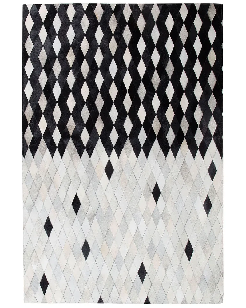 Cowhide Area Rug 160 x 230 cm Black and Pérola MALDAN