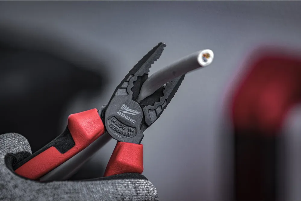 Alicate Universal 180mm Milwaukee