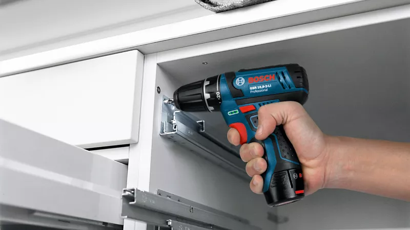 Berbequim GSB 12V-15 + bateria 2Ah + conjunto de 25 bits + carregador Bosch
