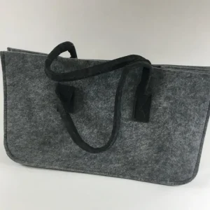 Bolsa para lenha feita de feltro cinza claro com alç cinza escura 48x28x25cm