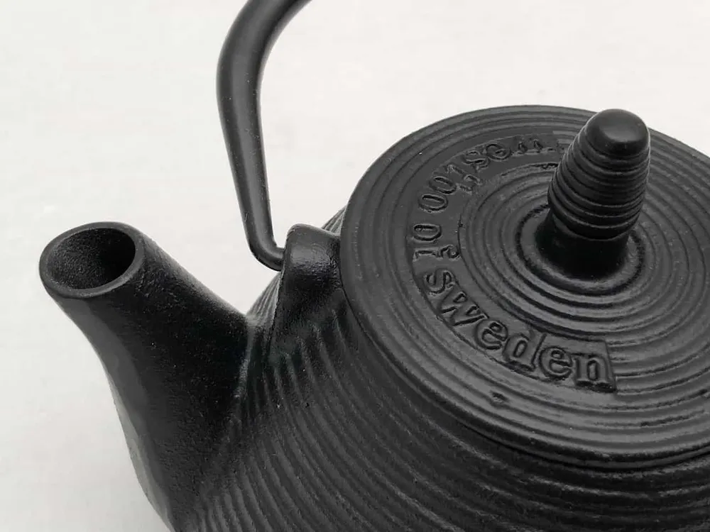Bule com peneira de chá feita de ferro fundido 0,7LTR