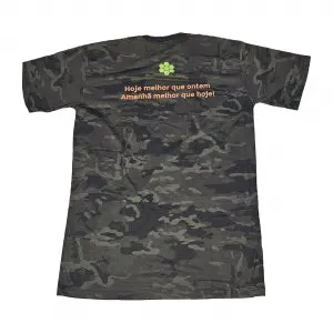 Camiseta Sou Diferente Camuflada - Hoje melhor que ontem Amanhã melhor que hoje