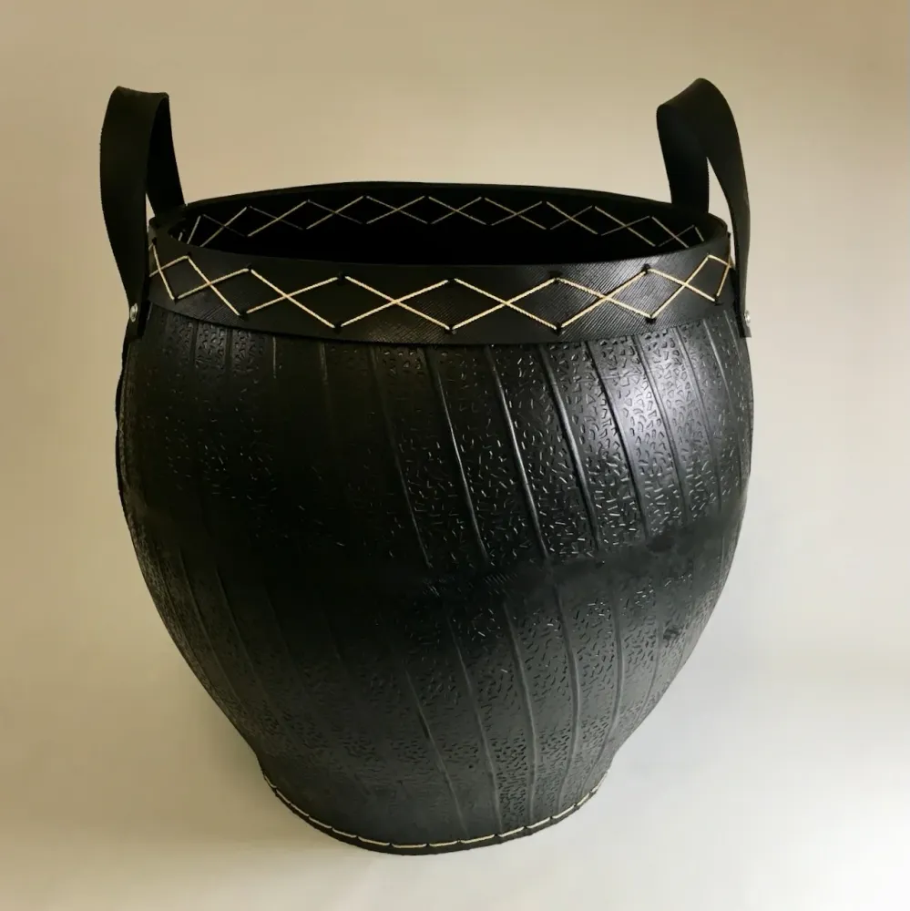 Cesto de madeira reciclada feito de pneus reciclados/borracha com costuras brancas 45cm