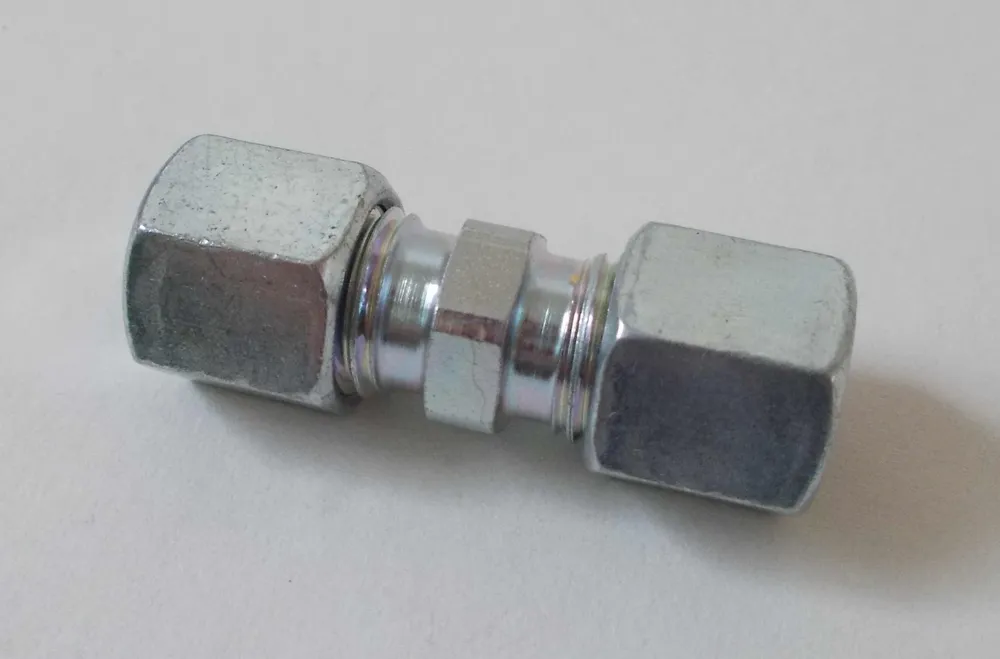 Especialmente parafusando GV-8 para estragar os tubos de cobre 8mm