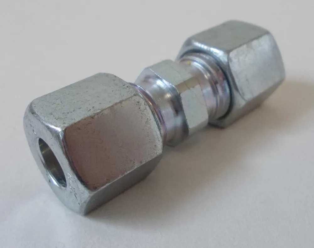 Especialmente parafusando GV-8 para estragar os tubos de cobre 8mm