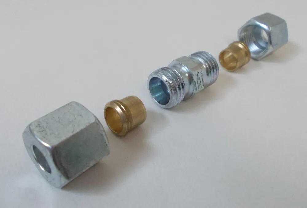 Especialmente parafusando GV-8 para estragar os tubos de cobre 8mm