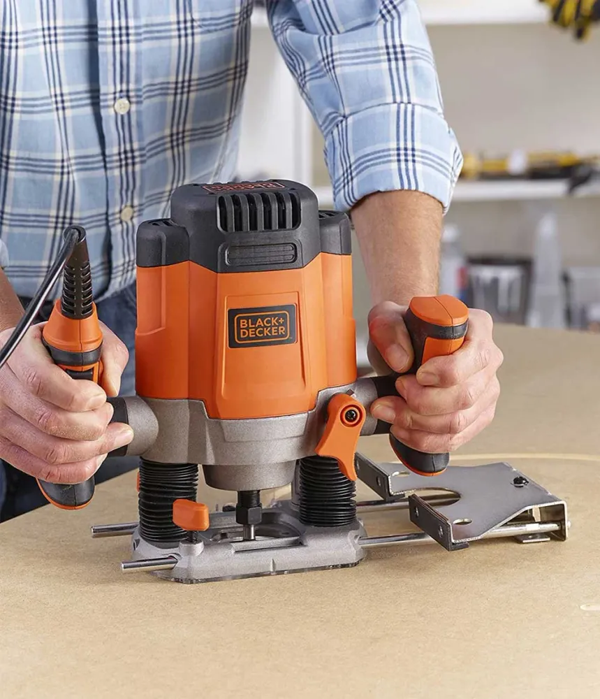Fresagem Black&Decker KW1200EKA - 1.200w com 11 Acessòrios e Maleta