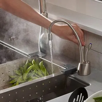 Grifo HC1100 Series (Hot and Cool) INSINKERATOR F
