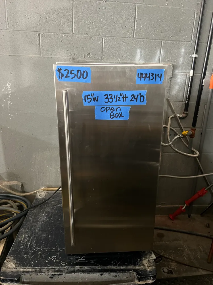 15 Inch Sub-Zero Undercounter Ice Maker Stainless Steel, 26 pounds Capacity, 315IP, 444314