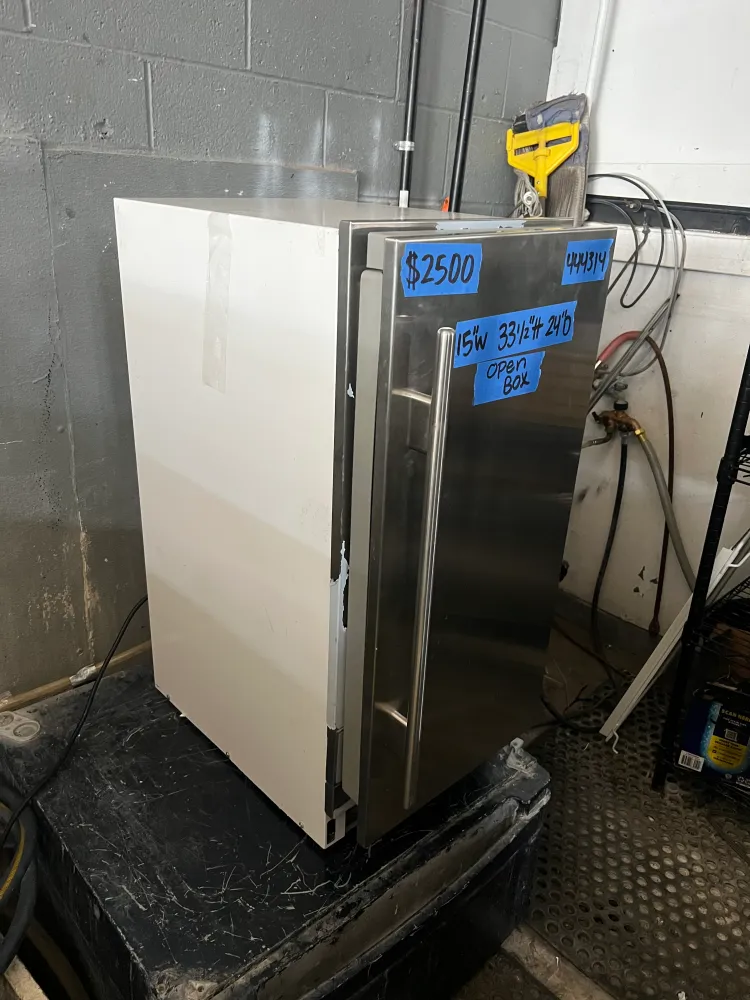 15 Inch Sub-Zero Undercounter Ice Maker Stainless Steel, 26 pounds Capacity, 315IP, 444314