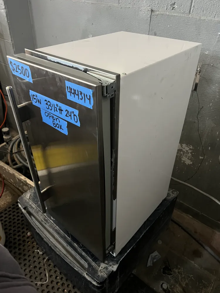 15 Inch Sub-Zero Undercounter Ice Maker Stainless Steel, 26 pounds Capacity, 315IP, 444314