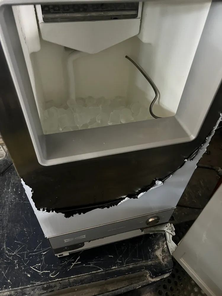 15 Inch Sub-Zero Undercounter Ice Maker Stainless Steel, 26 pounds Capacity, 315IP, 444314