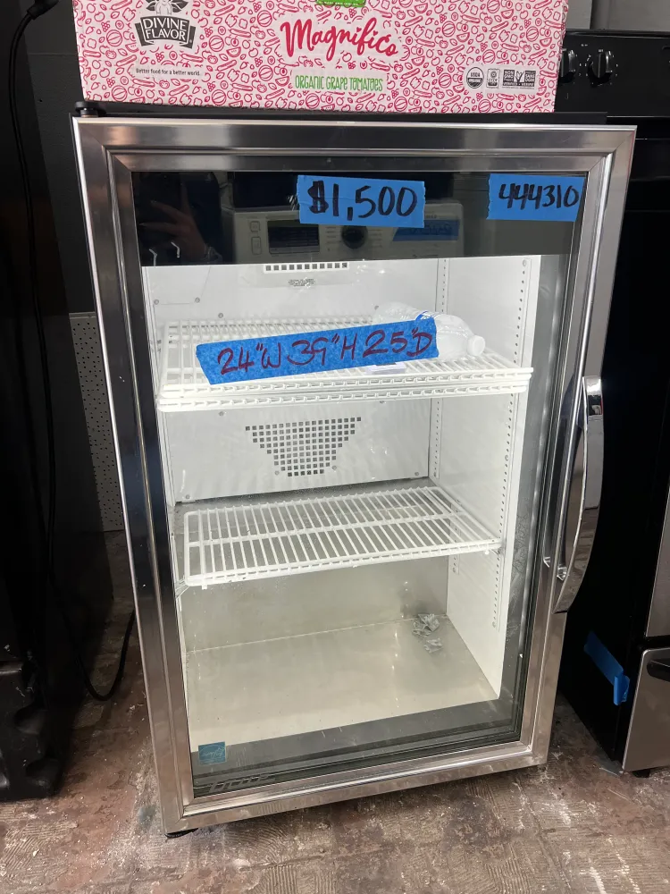 24 Inch True Countertop Freezer, Glass Door, GDM-07F-HC~TSL01, 444310