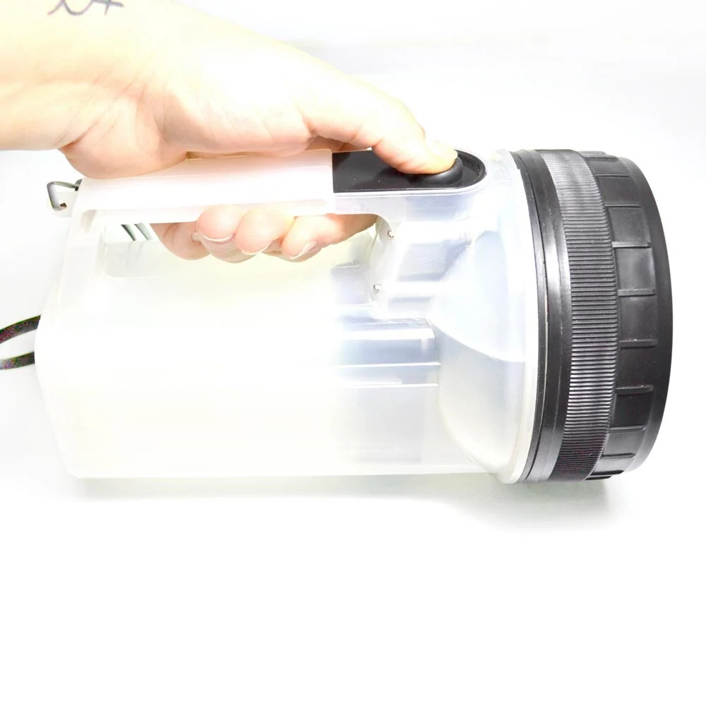 Lanterna LED com 4 funções à prova d’água