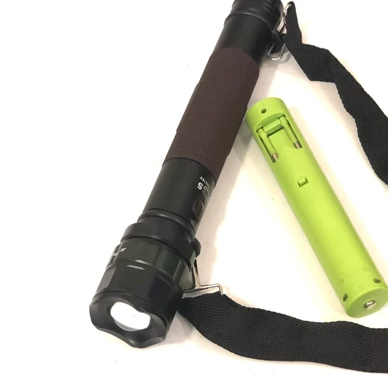 Lanterna LED tipo MagLite/ 80 k Lumens