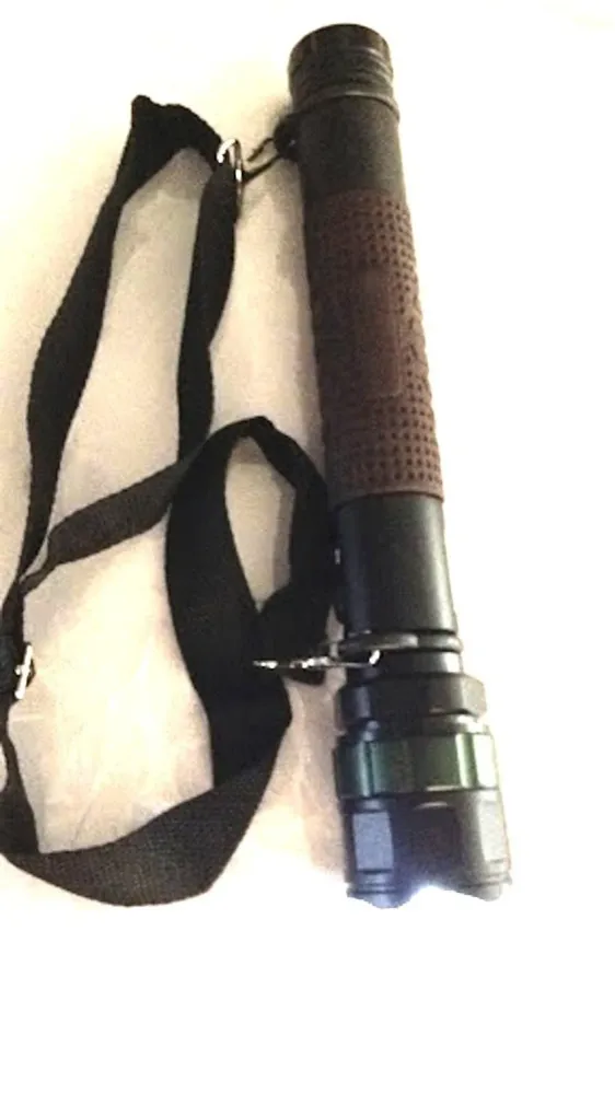 Lanterna LED tipo MagLite/ 80 k Lumens
