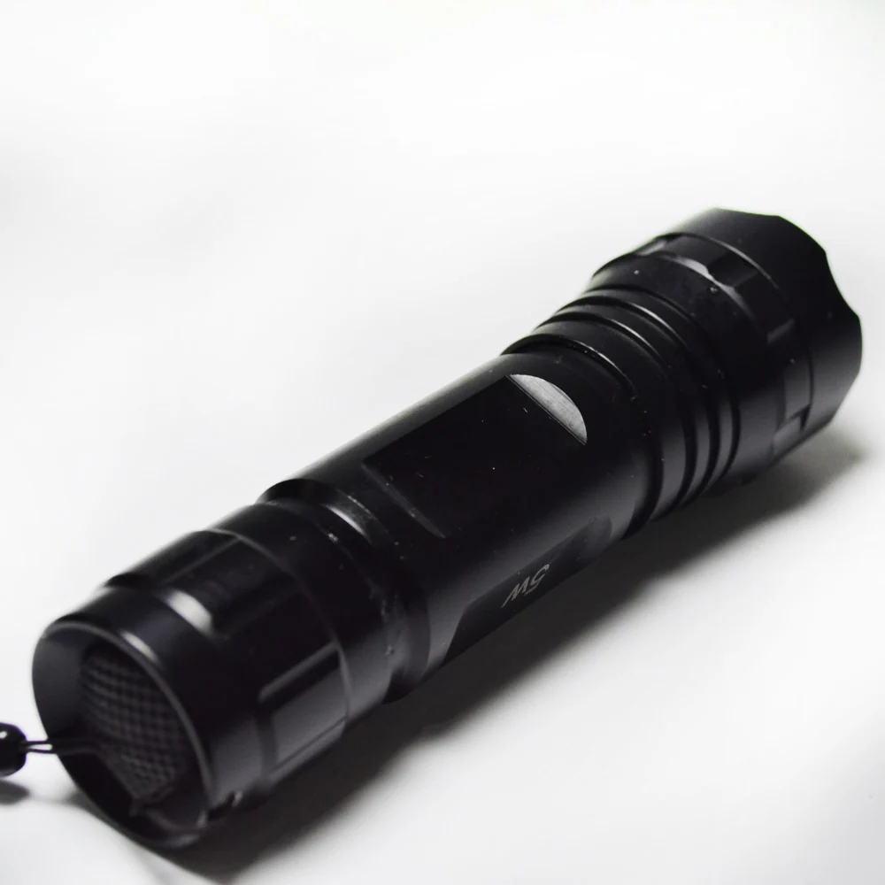 Lanterna LED Tática 5 Watts/ 30 Lumens