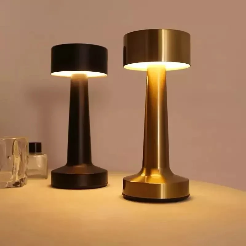 LUMINÁRIA DE MESA CADENZA.