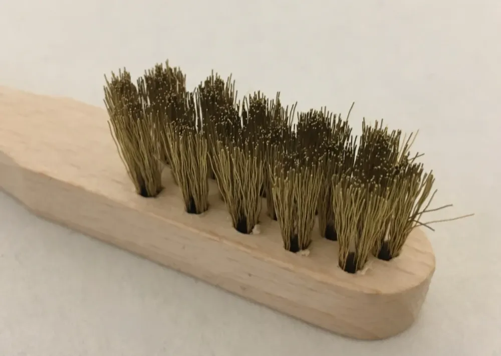 Miniburst Brass na alç de madeira Brush 15cm