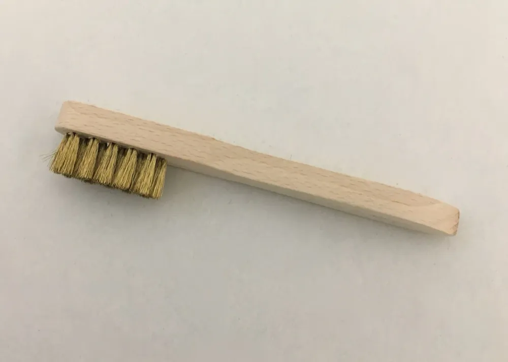 Miniburst Brass na alç de madeira Brush 15cm
