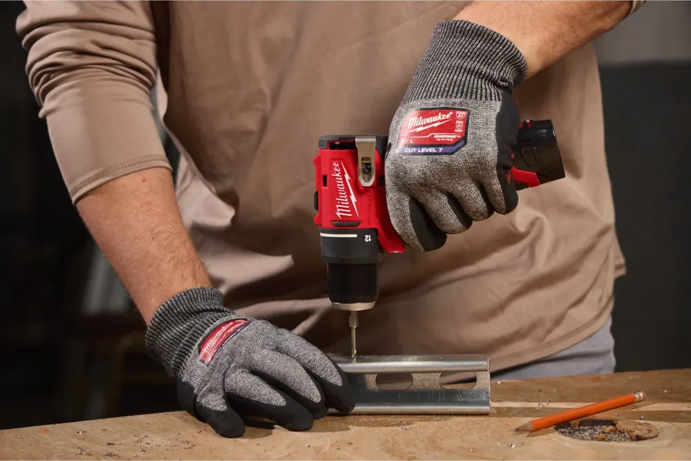 Máquina de furar de impacto subcompacta Milwaukee M12 BLPDRC-0