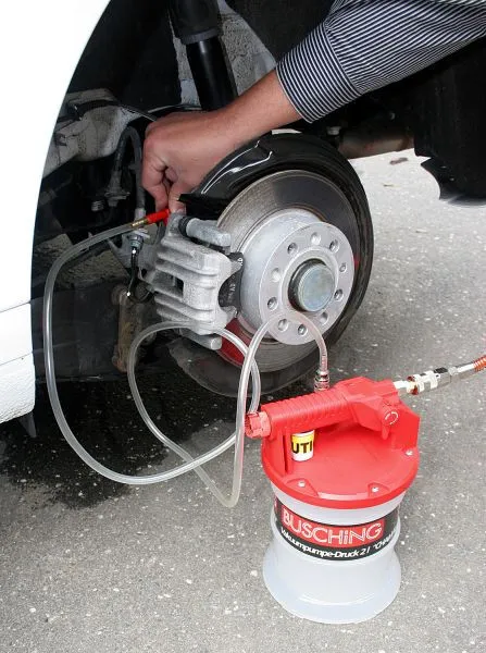 Sangrador do freio Busching, carro, AIR, pressão da bomba de vácuo 2 l + KIT, 50007 com Sistema de Pressão Otimizada