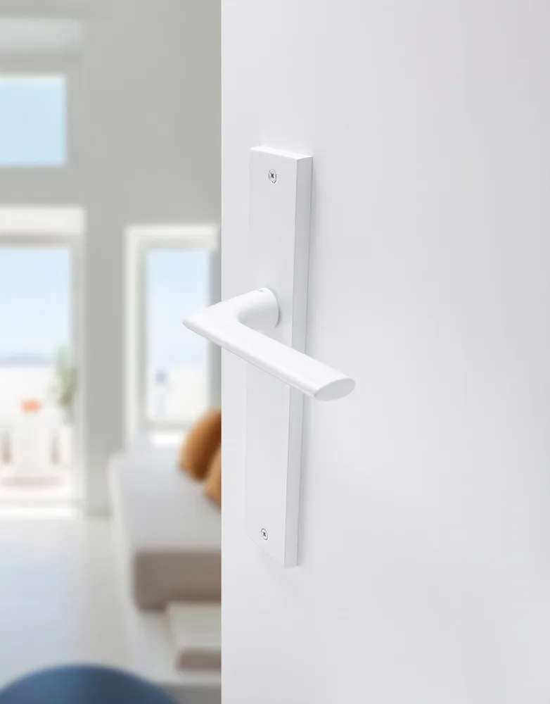 Baci lever handle set on rectangular backplate com Garantia Estendida