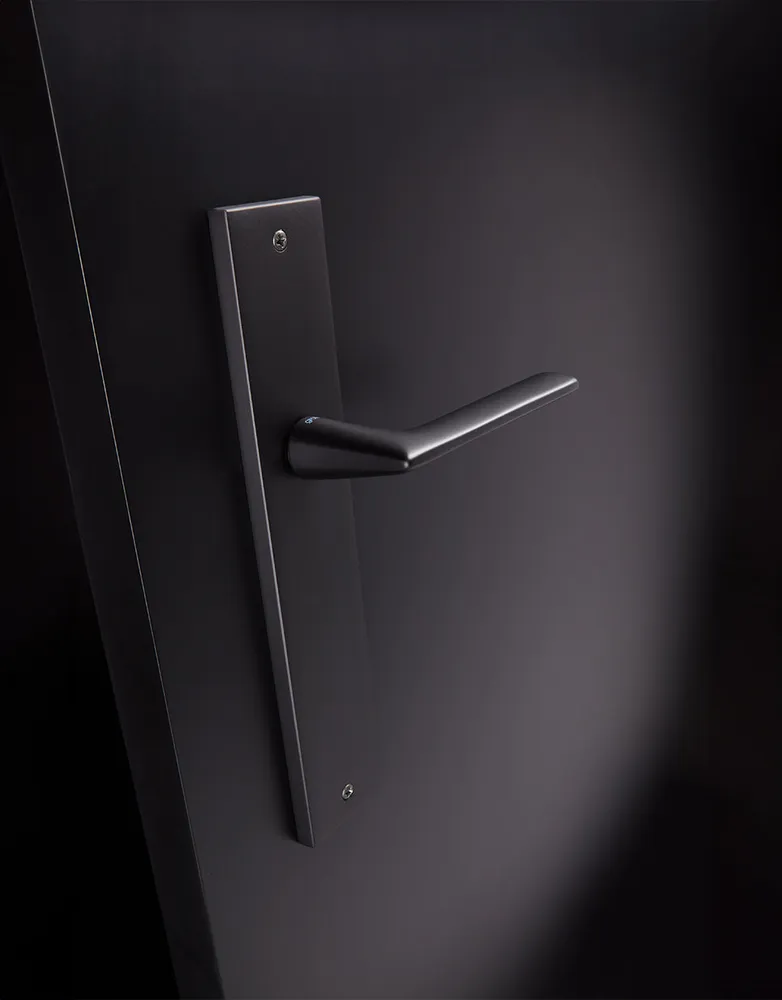 Baci lever handle set on rectangular backplate com Garantia Estendida