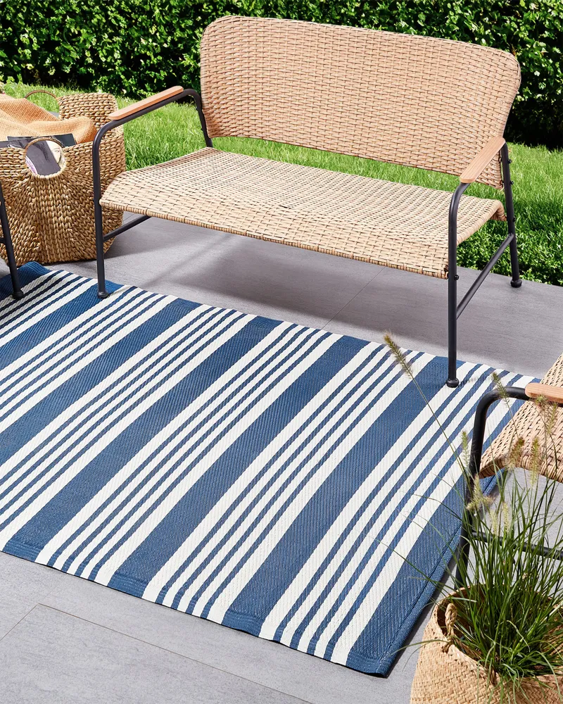 Tapete de exterior azul sombrio 120 x 180 cm ELURU com 2 Anos de Garantia