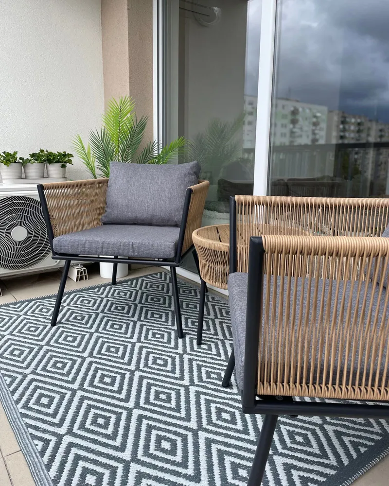 Tapete de exterior cinzento distinto 120 x 180 cm SIKAR